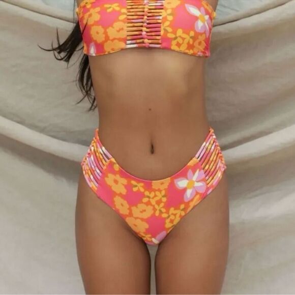 NWT Stone Fox Swim Simone Bottom in Lei Lei Size Small - Picture 2 of 5